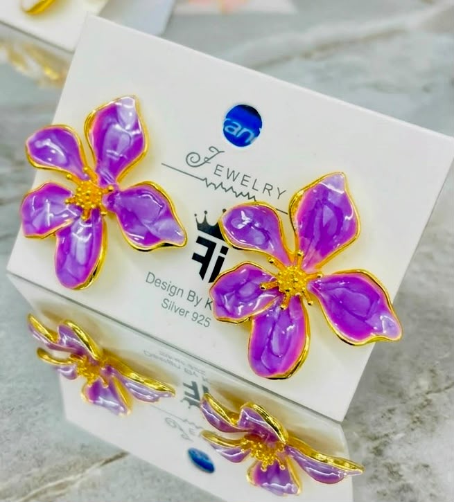 Earrings ( China )